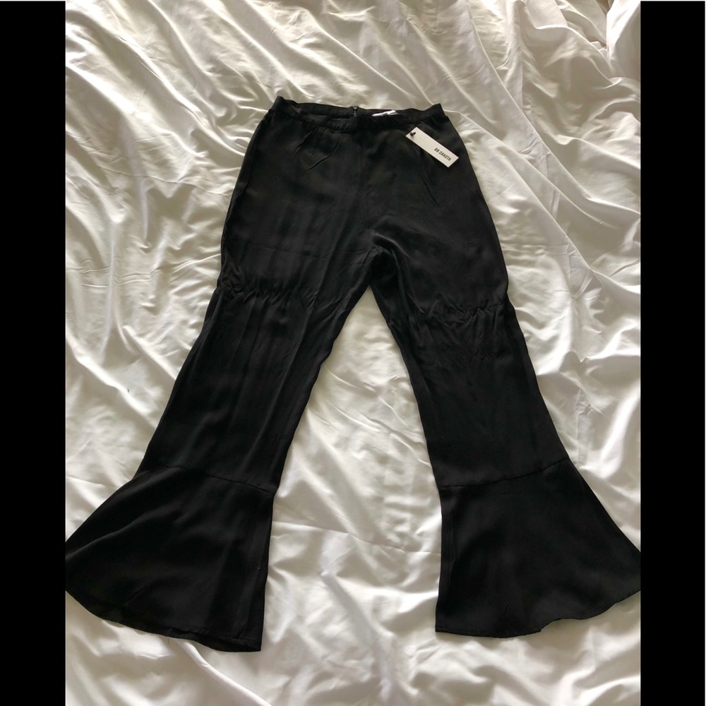 Woman’s pants flair ankle